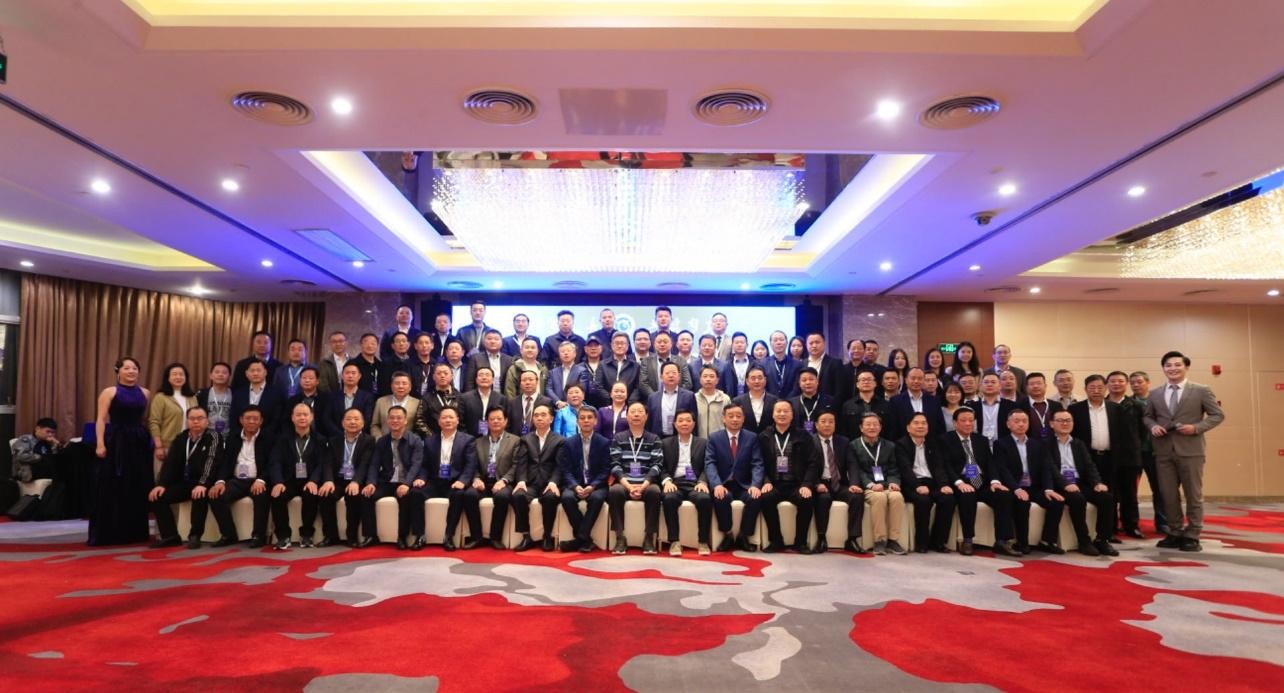 �쳤�������������μ��׽�ȫ�����̺���������